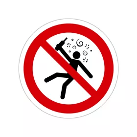 Ittas személyeknek tilos!